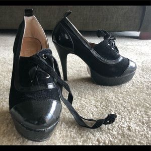 7 black booties